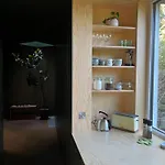 Fernwood بيت ضيافة 4*