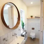 Fernwood بيت ضيافة كليفدين