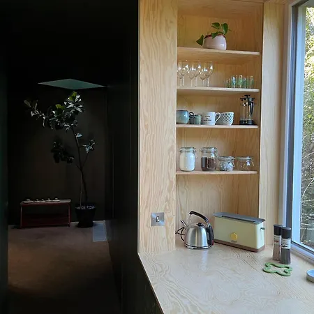 Fernwood بيت ضيافة 4*