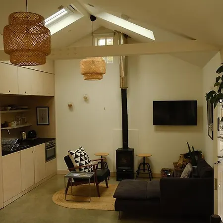 Fernwood بيت ضيافة 4*